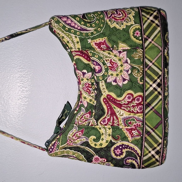 Vera Bradley Handbags - 💚 Vera Bradley quilted small purse in green paisley and plaid pattern